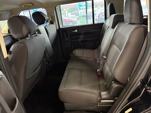 Used 2017 Ford Flex SE image 10