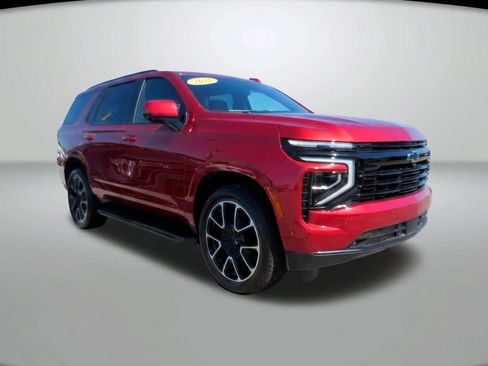 Used 2025 Chevrolet Tahoe RST w/ Advanced Technology Package AWD/4WD image 3