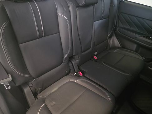 Used 2018 Mitsubishi Outlander 4WD Plug-In Hybrid image 20