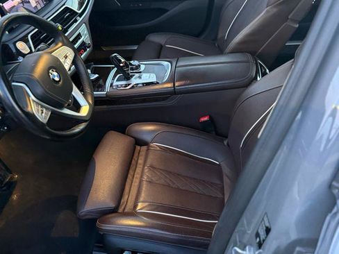 Used 2022 BMW 740i xDrive w/ Premium Package AWD/4WD image 9
