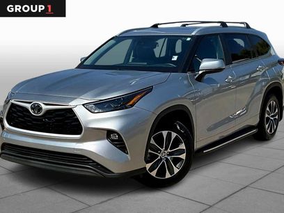 Used 2025 Toyota Highlander XLE