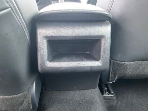 Used 2022 Toyota Camry SE image 19