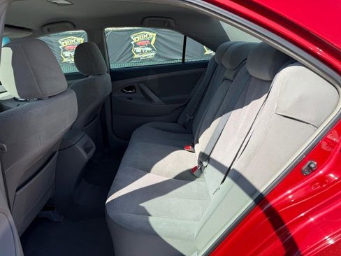 Used 2011 Toyota Camry LE image 33