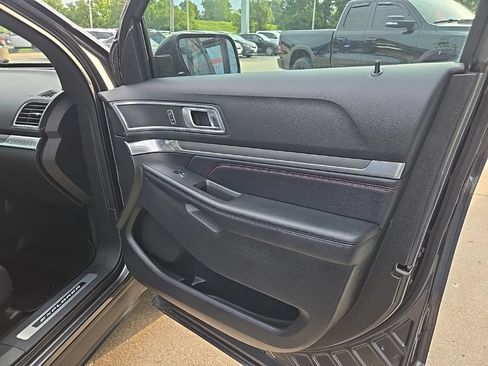 Used 2017 Ford Explorer Sport w/ Equipment Group 401A AWD/4WD image 74