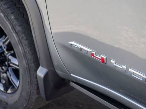 Used 2025 GMC Sierra 3500 AT4 w/ AT4 Premium Plus Package AWD/4WD image 26
