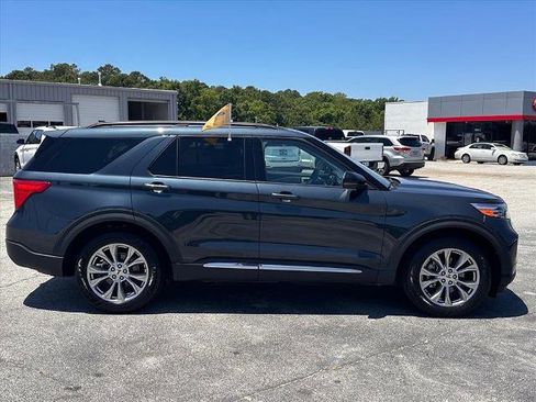 Certified 2024 Ford Explorer XLT w/ Equipment Group 202A RWD image 2