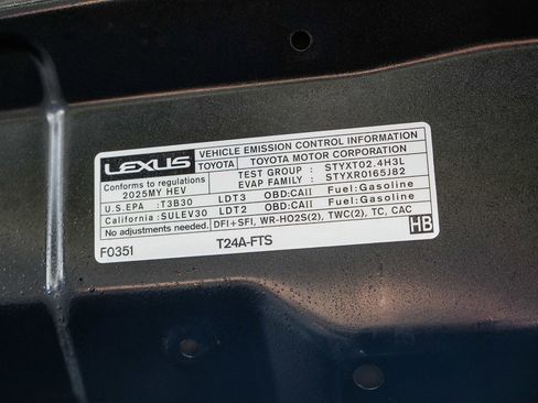 Used 2025 Lexus TX 500h AWD w/ Technology Package image 27