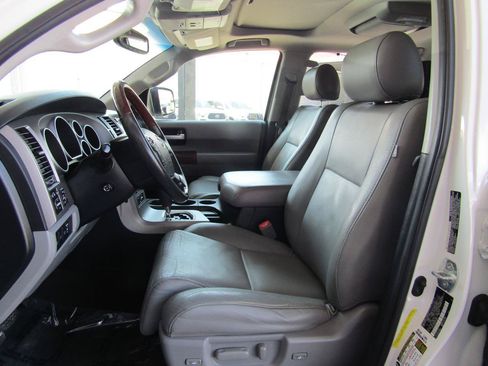 Used 2012 Toyota Sequoia Platinum RWD image 9