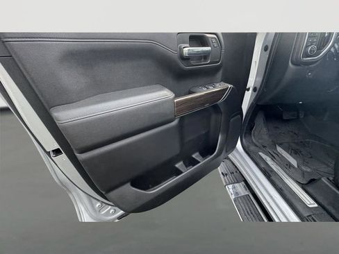 Used 2020 Chevrolet Silverado 1500 LT Trail Boss image 10