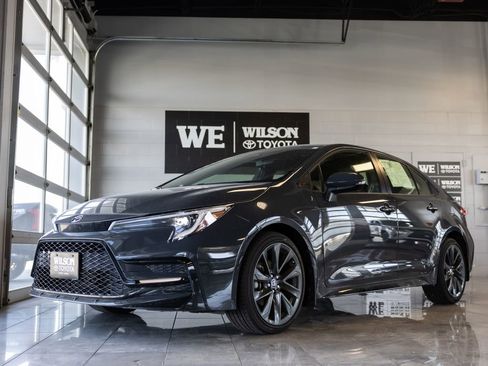 Used 2024 Toyota Corolla XSE FWD image 2