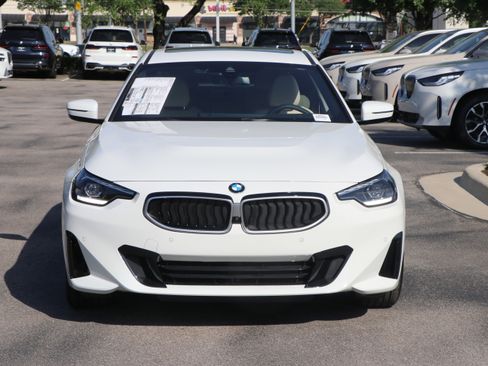 Used 2025 BMW 230i Coupe w/ Convenience Package image 8