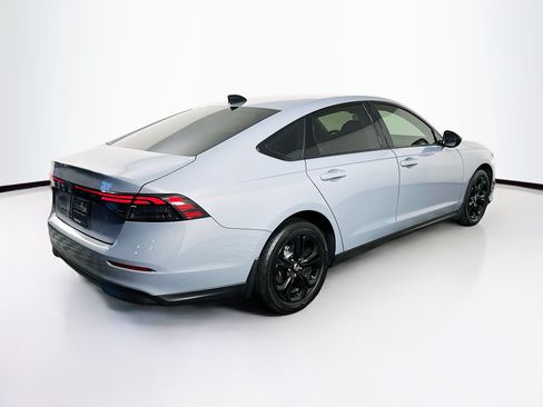 Used 2025 Honda Accord SE image 9