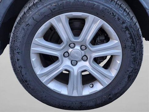 Used 2019 Land Rover Range Rover Evoque SE Premium AWD/4WD image 15