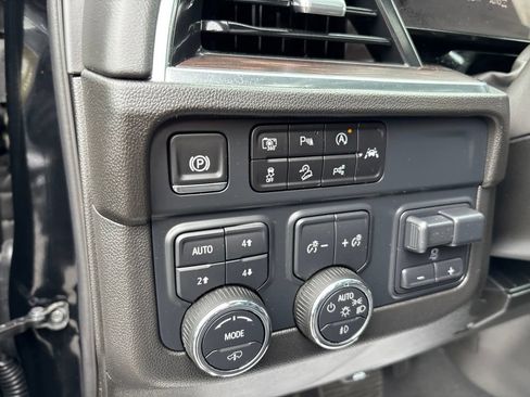 Used 2025 Chevrolet Suburban Z71 w/ Z71 Off-Road Package AWD/4WD image 25
