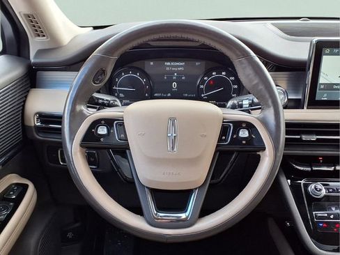 Used 2022 Lincoln Corsair Standard w/ Premium Package image 28