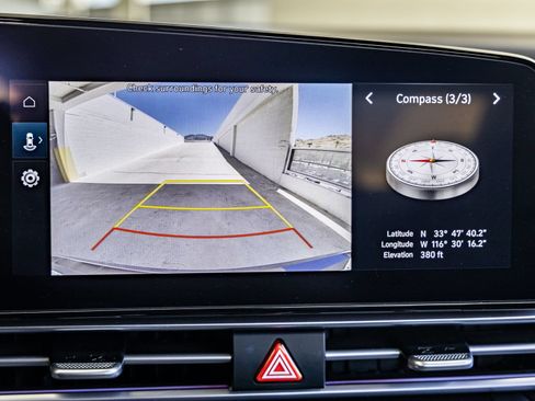 Used 2025 Hyundai Elantra SEL FWD image 18