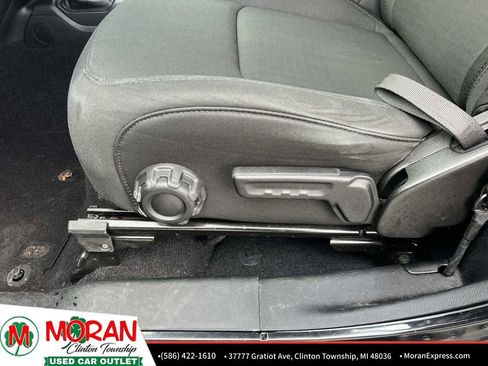 Used 2020 Jeep Wrangler Sport S image 17