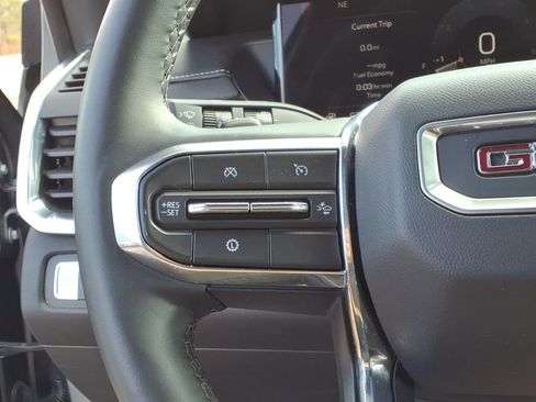 Used 2025 GMC Acadia Elevation image 18