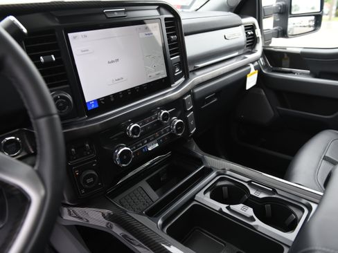 New 2026 Ford F250 Lariat w/ Black Appearance Package AWD/4WD image 21