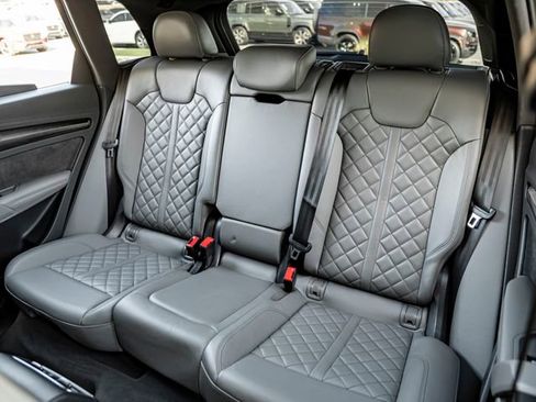Used 2019 Audi SQ5 Premium Plus w/ Premium Plus Package AWD/4WD image 26
