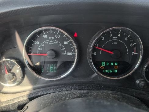 Used 2013 Jeep Wrangler Unlimited Sahara w/ Dual Top Group AWD/4WD image 12