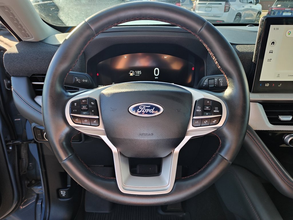 Used 2025 Ford Explorer Active AWD/4WD image 17