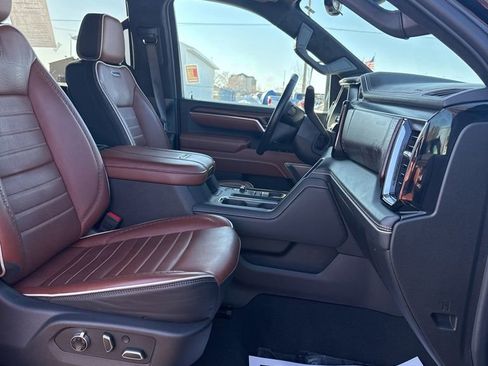 Used 2025 GMC Sierra 3500 Denali Ultimate AWD/4WD image 13