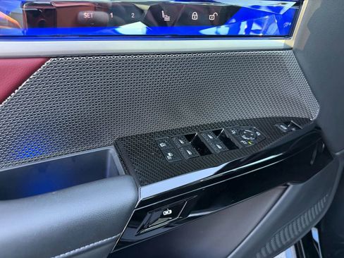 Used 2024 BMW 740i w/ Premium Package 2 image 17