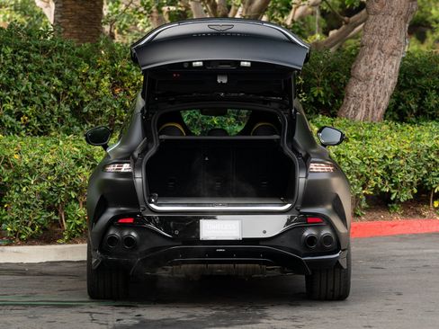Used 2023 Aston Martin DBX 707 image 7