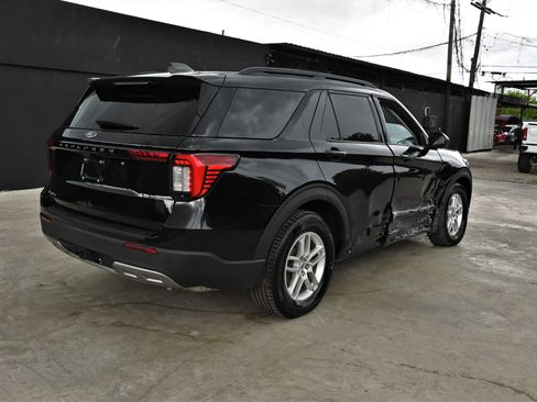 Used 2025 Ford Explorer Active w/ Active Comfort Package RWD image 5