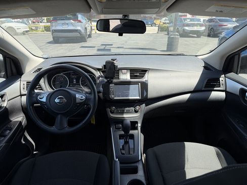 Used 2019 Nissan Sentra S w/ Appearance Package FWD image 9