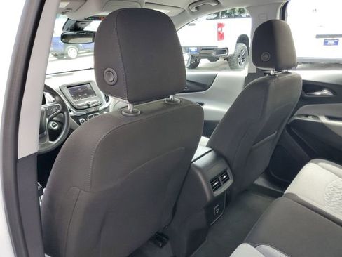 Certified 2024 Chevrolet Equinox LS FWD image 11