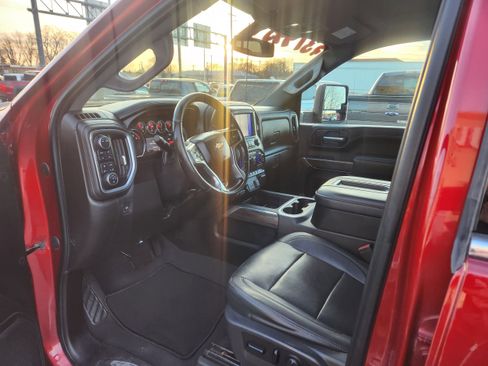 Used 2021 Chevrolet Silverado 2500 LTZ w/ LTZ Convenience Package image 4