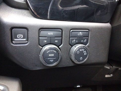 Used 2025 Chevrolet Silverado 1500 LT image 20