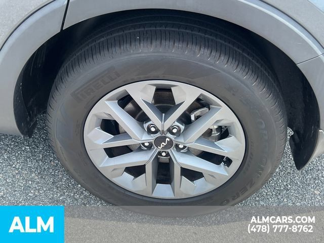 Used 2024 Kia Telluride LX FWD image 23