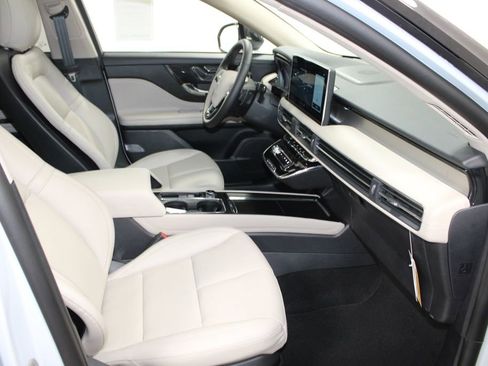 New 2026 Lincoln Corsair Premiere image 29