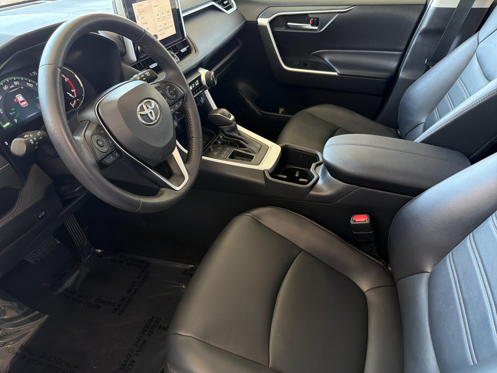 Used 2023 Toyota RAV4 XLE Premium FWD image 9