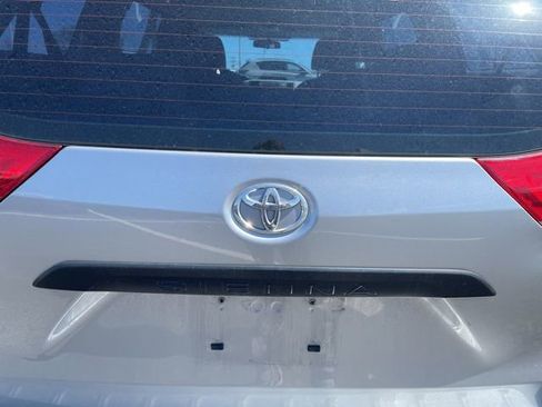 Used 2012 Toyota Sienna image 15