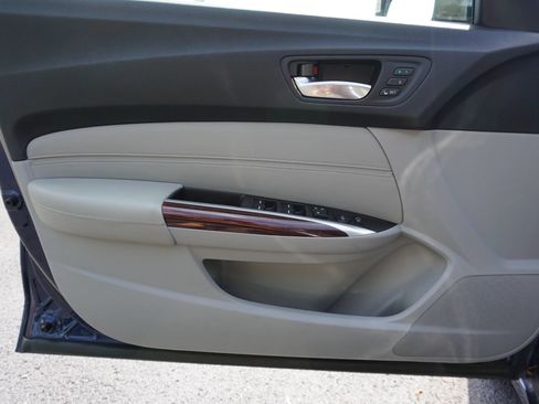 Used 2016 Acura TLX FWD image 11