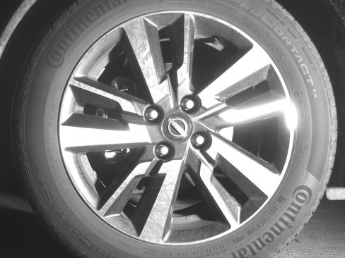 Used 2025 Nissan Versa SV image 12