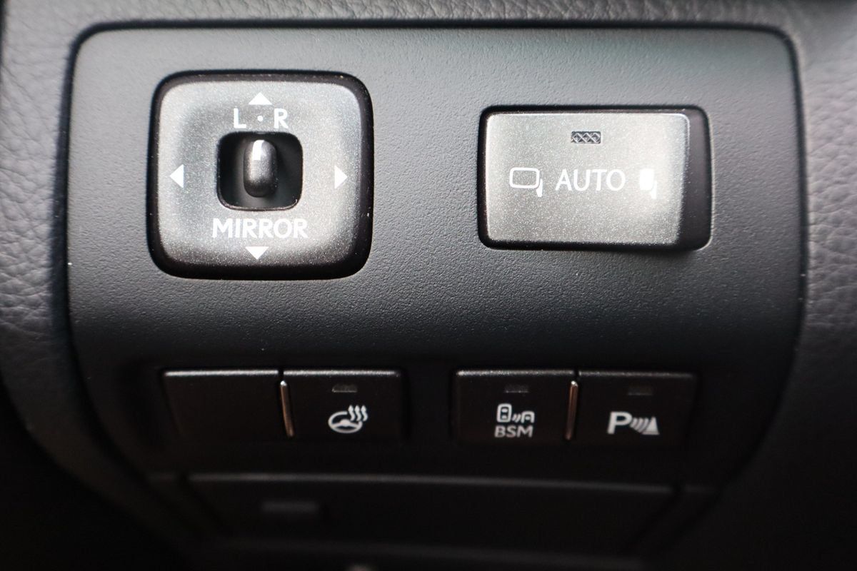 Used 2014 Lexus LS 460 AWD w/ Comfort Package image 29