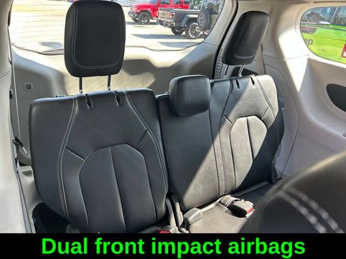 Certified 2024 Chrysler Pacifica Touring-L FWD image 22