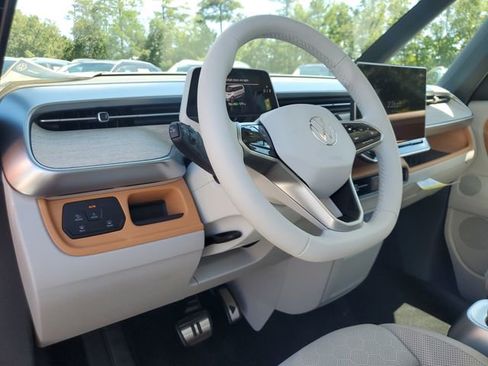 New 2025 Volkswagen ID. Buzz Pro S Plus image 16