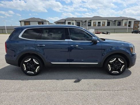 Used 2024 Kia Telluride S FWD image 14