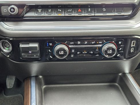 Used 2024 Chevrolet Silverado 2500 High Country w/ High Country Premium Package AWD/4WD image 20