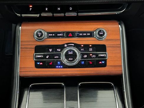 Used 2024 Lincoln Aviator Reserve w/ Elements Package Plus RWD image 17