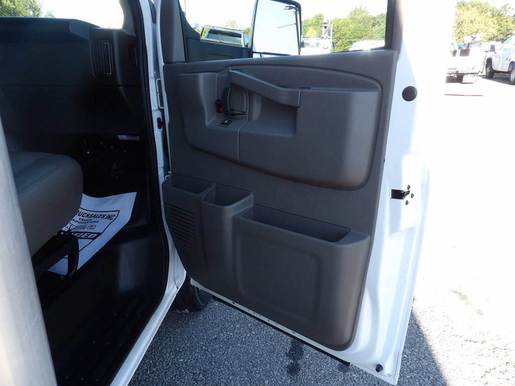 Used 2022 GMC Savana 3500 Extended w/ Power Convenience Package RWD image 24