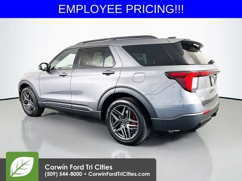 New 2026 Ford Explorer ST-Line AWD/4WD image 11
