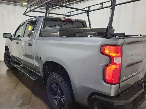 Used 2020 Chevrolet Silverado 1500 LT Trail Boss AWD/4WD image 2