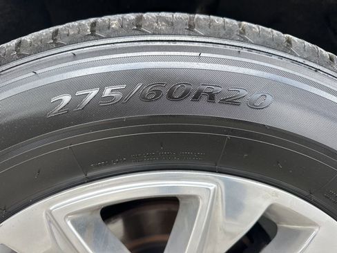 Used 2023 Chevrolet Suburban Premier image 32